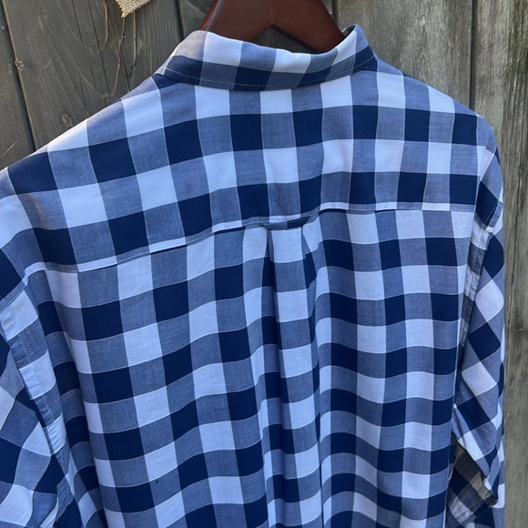 Peter Millar relaxed comfortable button-down shirt made from 100% cotton! - Picture 8 of 8